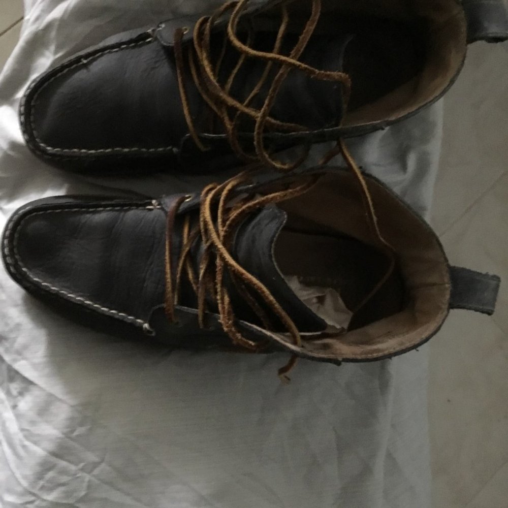 Shoes - Picture 4 of 4